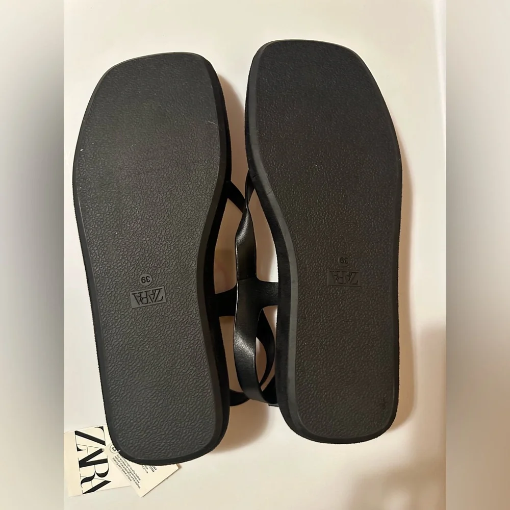 Zara Black Platform Thong Sandals with Gold Buckle - Picture 6 of 6